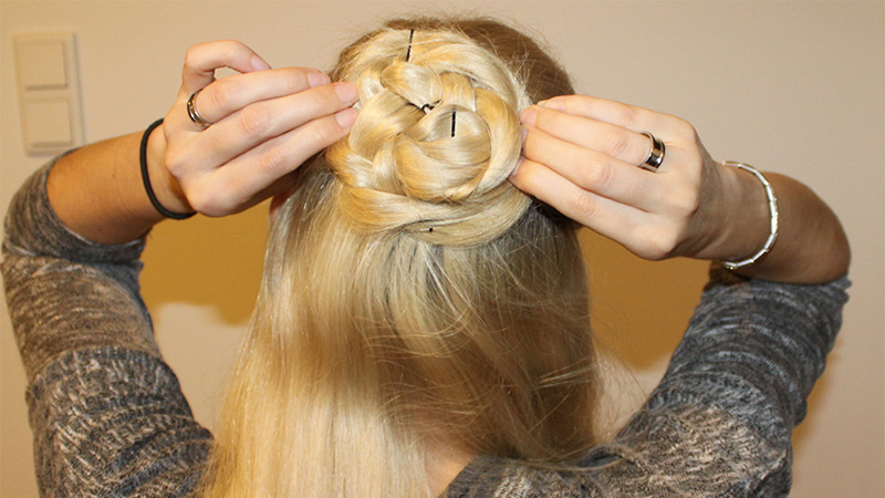 Hairstyle: Rose Bun